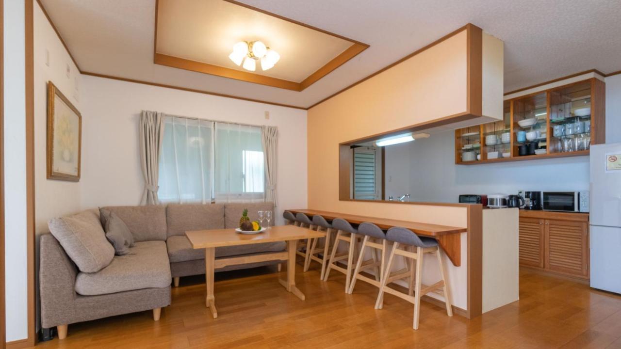 Guesthouse Akabana Miyakojima  Buitenkant foto