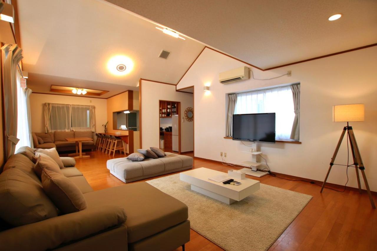 Guesthouse Akabana Miyakojima  Buitenkant foto