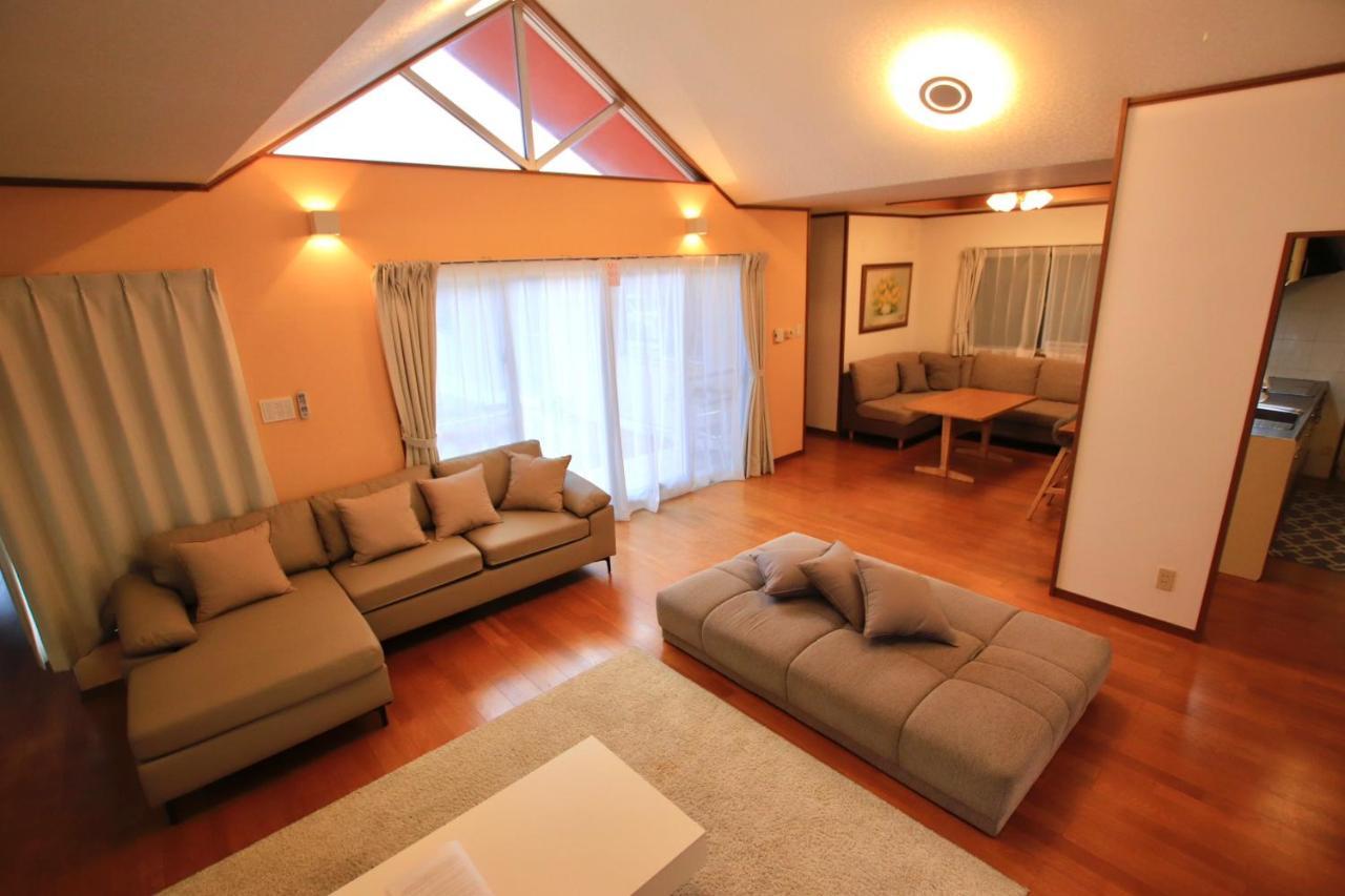 Guesthouse Akabana Miyakojima  Buitenkant foto