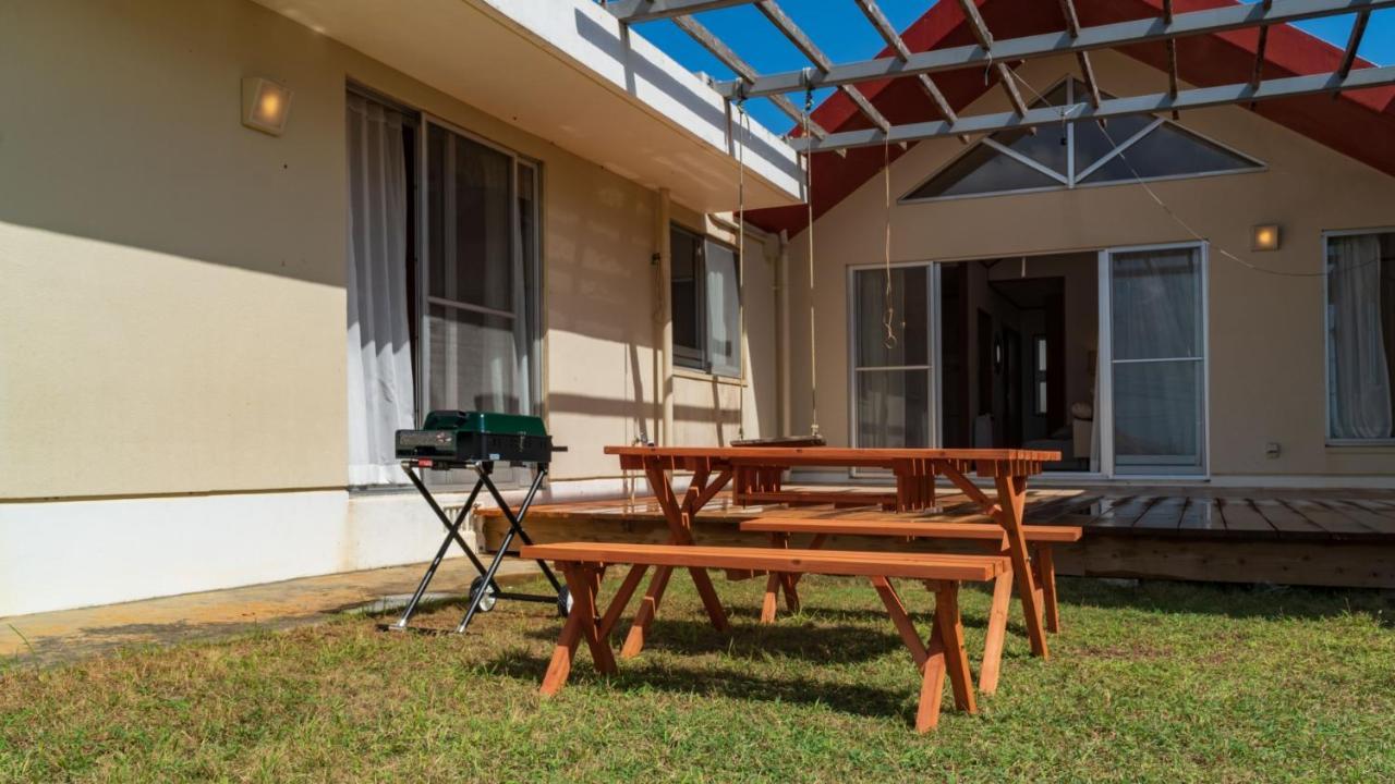 Guesthouse Akabana Miyakojima  Buitenkant foto